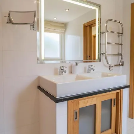 Cristo Too فيلة *