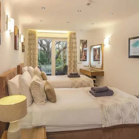 Willa Cristo Too Lagos