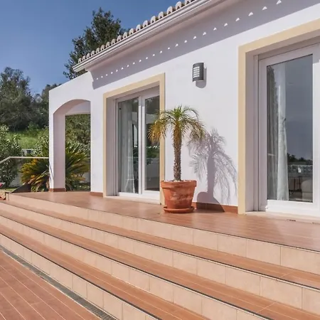 فيلة Cristo Too *