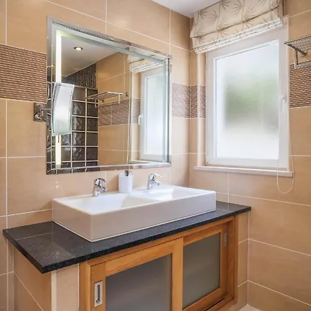 Cristo Too Лагуш